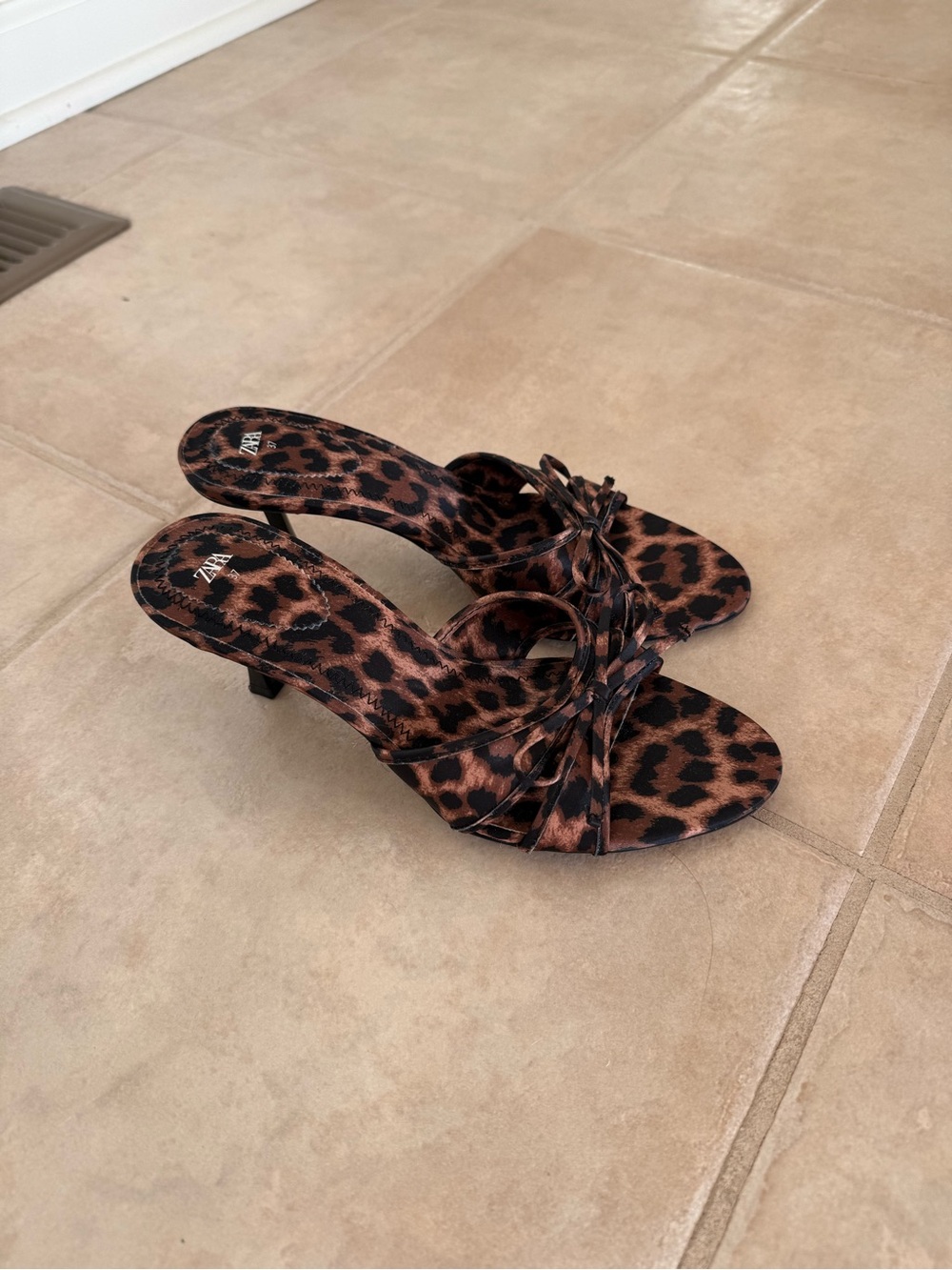 Zara Leopard Print Kitten Heels - Picture 4 of 5